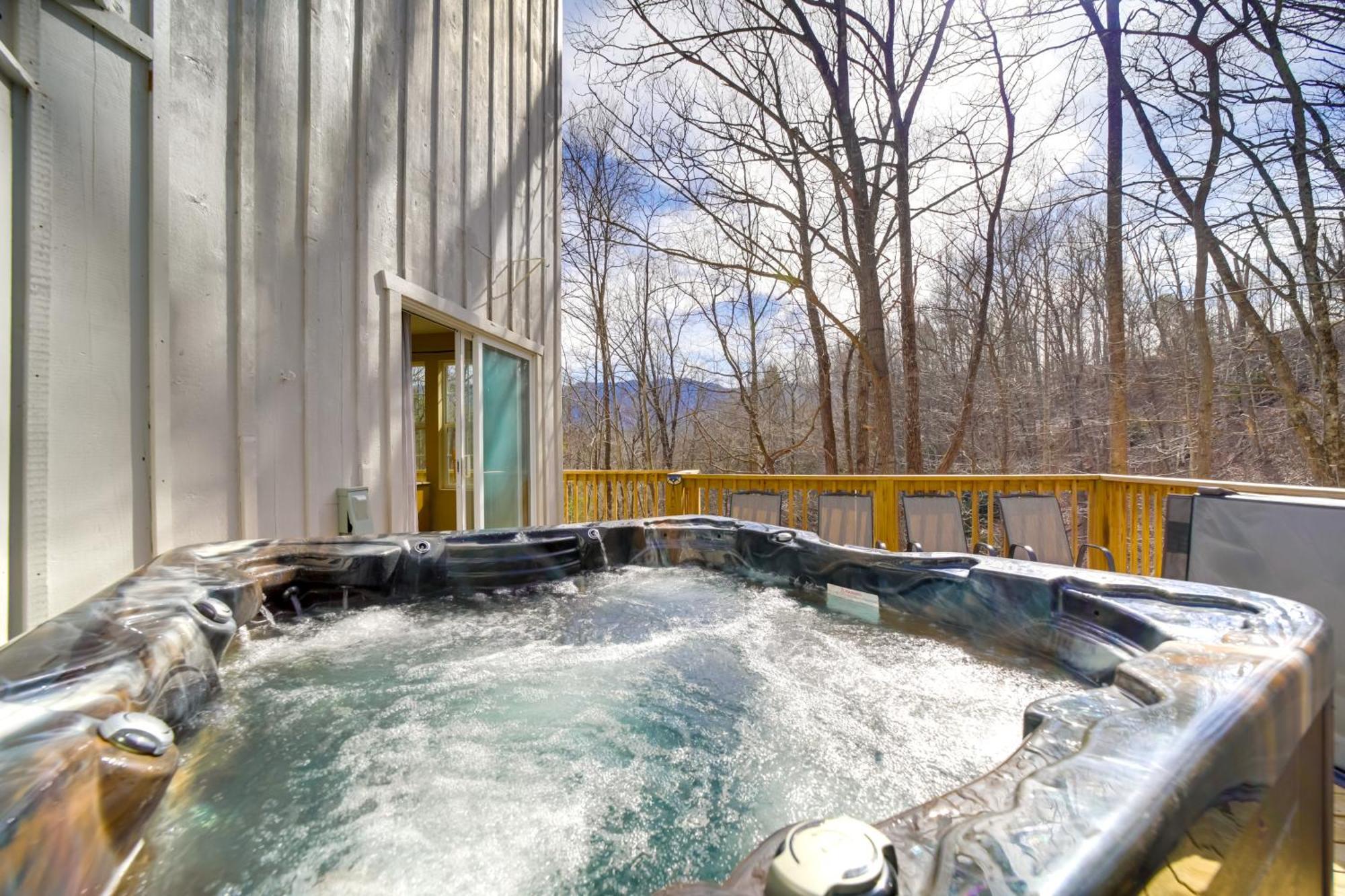 Updated Cobbly Nob Resort Home With Hot Tub! Gatlinburg Exteriör bild