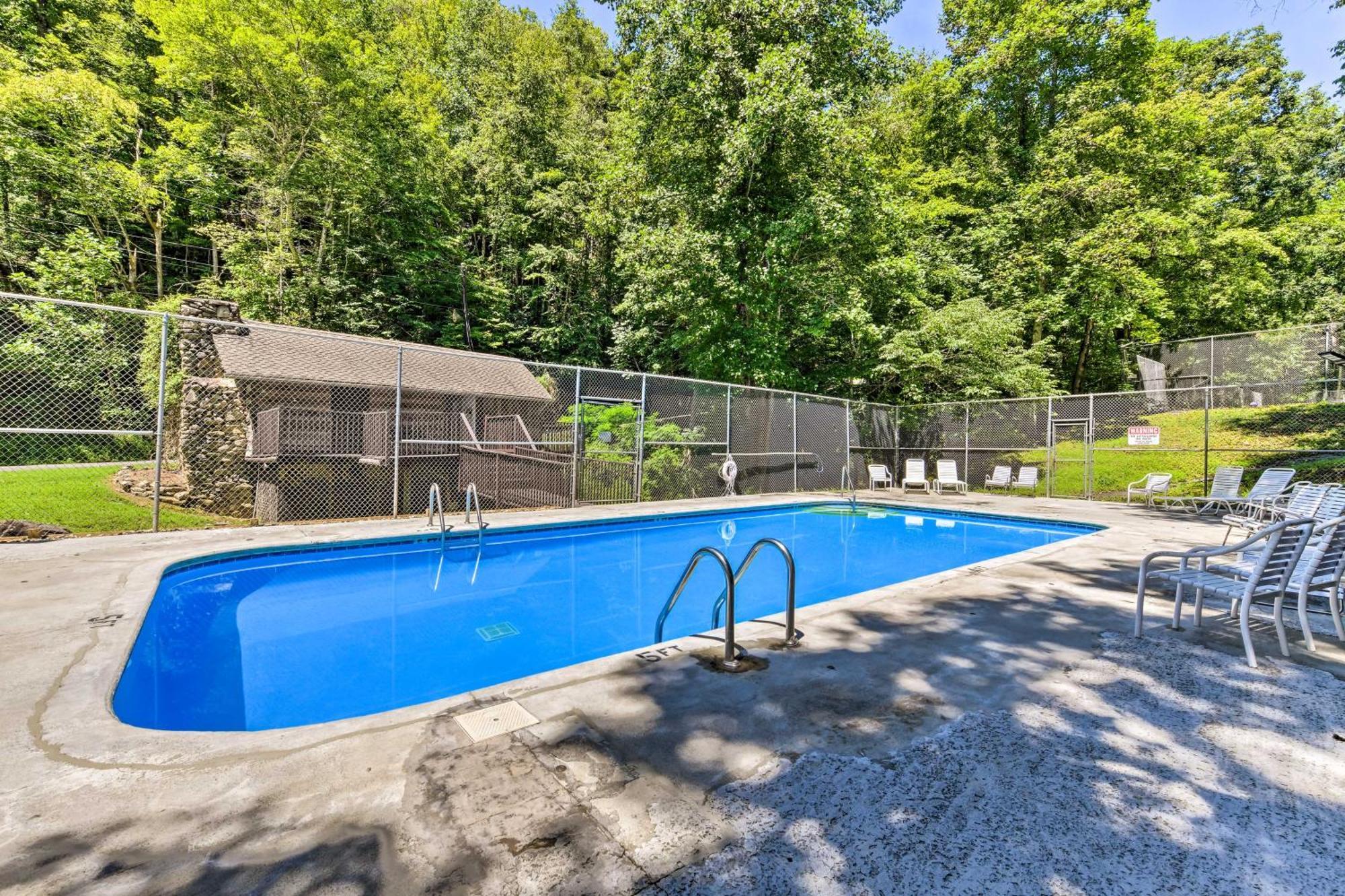 Updated Cobbly Nob Resort Home With Hot Tub! Gatlinburg Exteriör bild